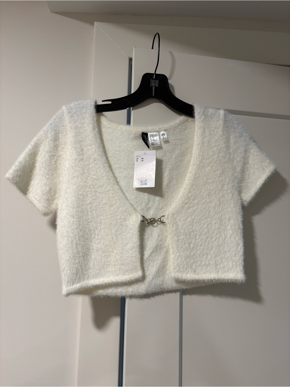 H&M Cream Fuzzy Cropped Cardigan with Decorative Clasp